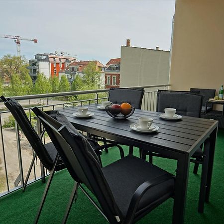 "Hogulu" Brandenburg, Balkon, Neustadt, Kueche, Wassernaehe - Parkplatz Inklusive Apartment Brandenburg  Room photo