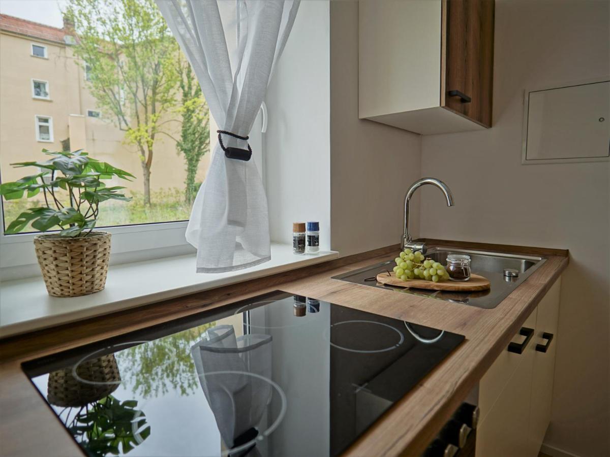 "Hogulu" Brandenburg, Balkon, Neustadt, Kueche, Wassernaehe - Parkplatz Inklusive Apartment Brandenburg  Exterior photo